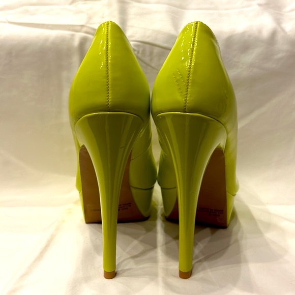 Charlotte Russe - BNWOT Platform Stilettos in Chartreuse - Picture 5 of 8
